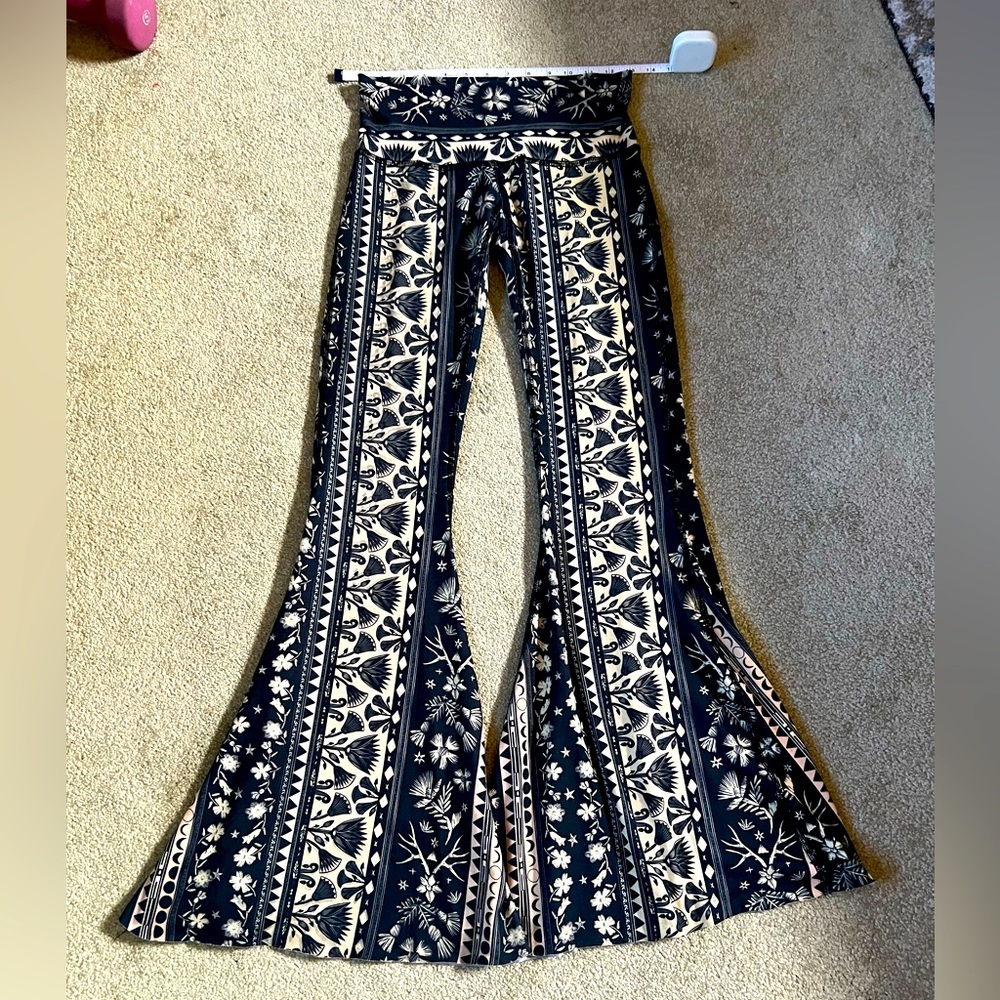 Beautiful GUC Teeki Moon Flower Bells - Small *Please See Measurements*